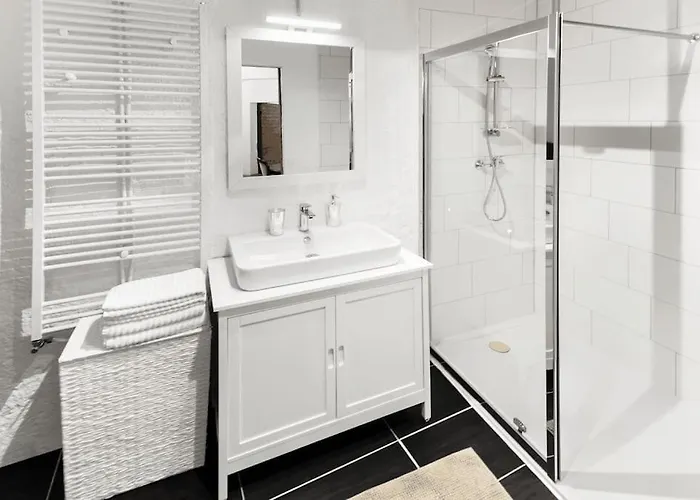 Medieval Juliette Μοντρέ