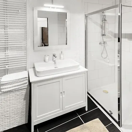 Medieval Juliette 몽트뢰